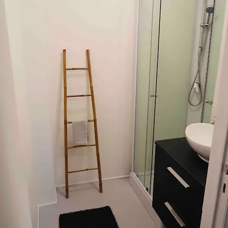 Apartment Ground Floor Apartment/wi-fi+free Parking *