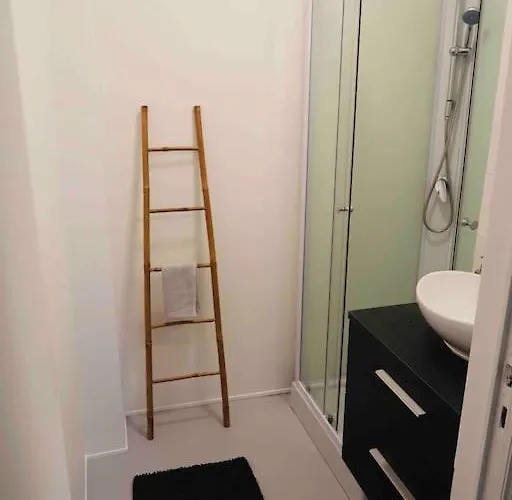 Apartment Ground Floor Apartment/wi-fi+free Parking *