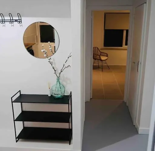 Ground Floor Apartment/wi-fi+free Parking